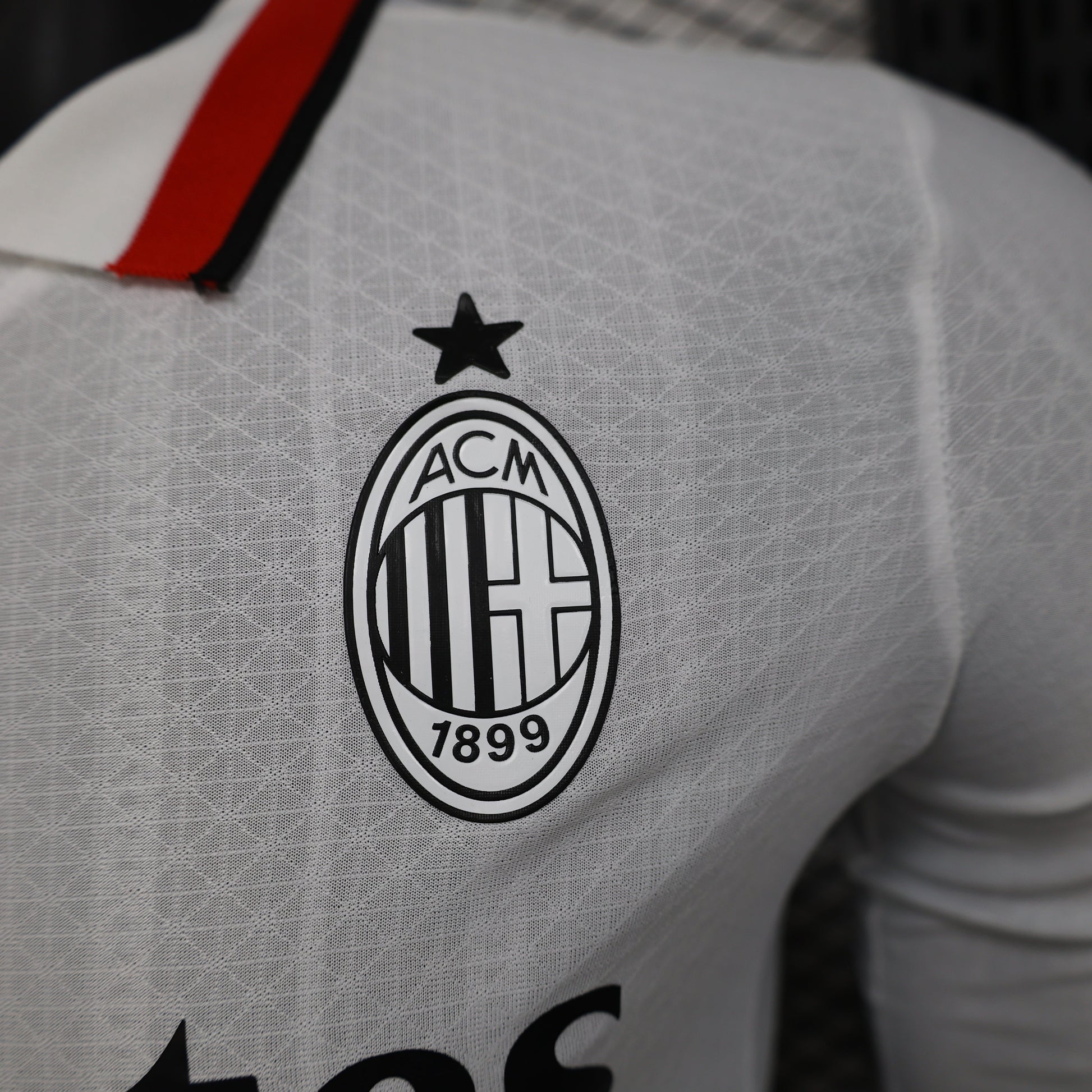 MAILLOT AC MILAN EXTÉRIEUR (MANCHES LONGUES) 2024/2025